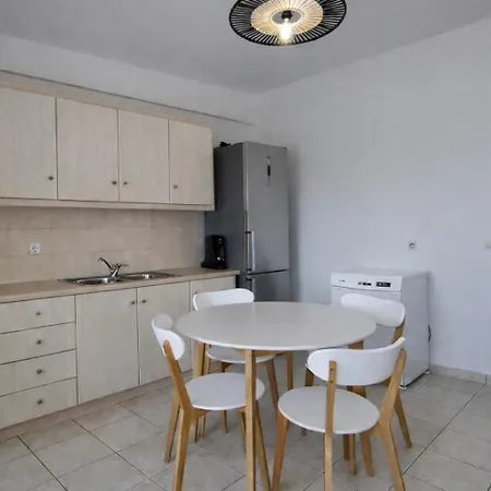 Apartment Beachfront Escape In Mikra Mantinia-messinian Aura *