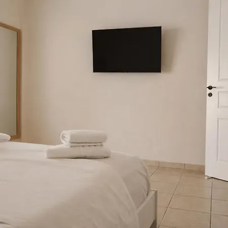 Beachfront Escape In Mikra Mantinia-messinian Aura *