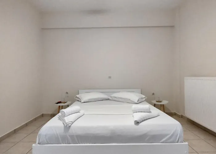 Beachfront Escape In Mikra Mantinia-messinian Aura *