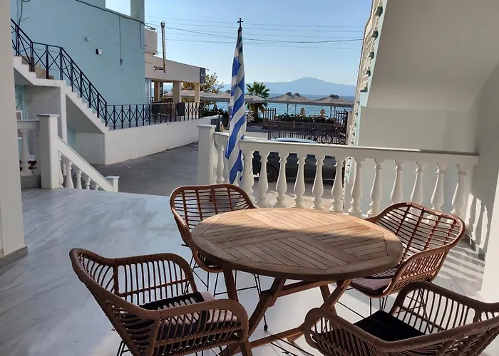 アパート Beachfront Escape In Mikra Mantinia-messinian Aura Arkondikó