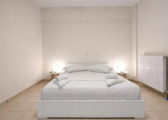 Beachfront Escape In Mikra Mantinia-messinian Aura Arkondikó